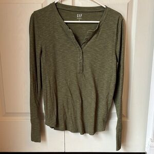 GAP Women's Long Sleeve Henley in Olive Green